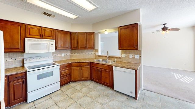 1414 Bogard Lane, Lewisville, TX 75077