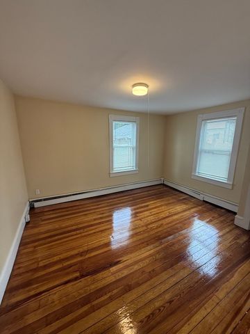 49 Camden St, Lynn, MA 01905