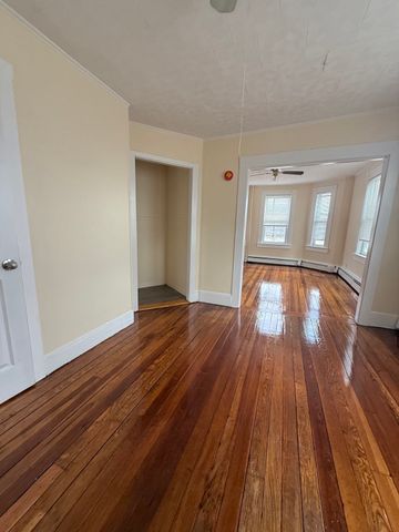 49 Camden St, Lynn, MA 01905