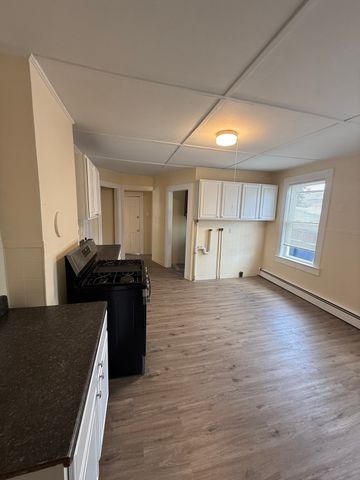 49 Camden St, Lynn, MA 01905