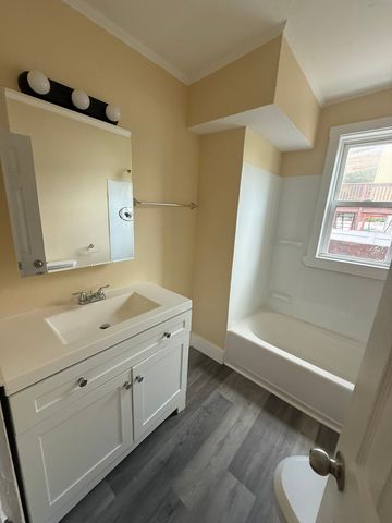 49 Camden St, Lynn, MA 01905