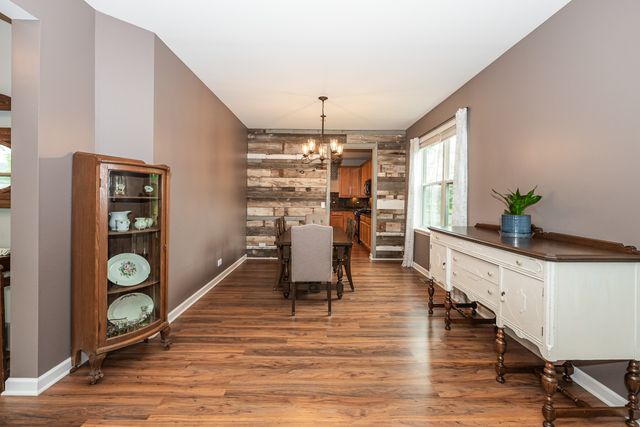 2700 Salt Creek Court, Wauconda, IL 60084