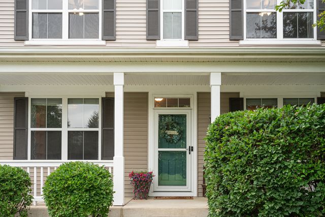 2700 Salt Creek Court, Wauconda, IL 60084