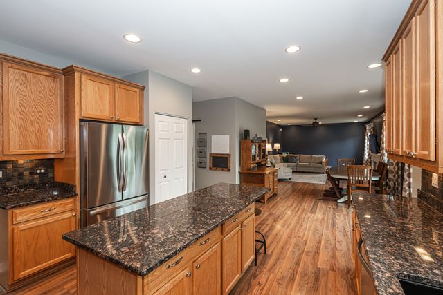 2700 Salt Creek Court, Wauconda, IL 60084