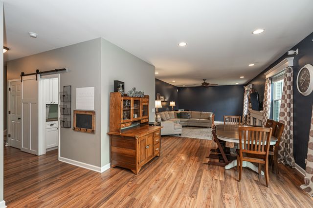 2700 Salt Creek Court, Wauconda, IL 60084