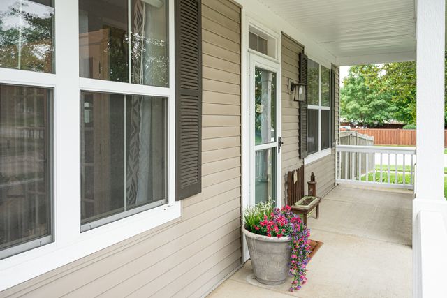 2700 Salt Creek Court, Wauconda, IL 60084