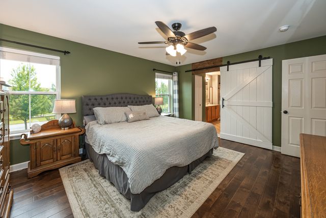 2700 Salt Creek Court, Wauconda, IL 60084