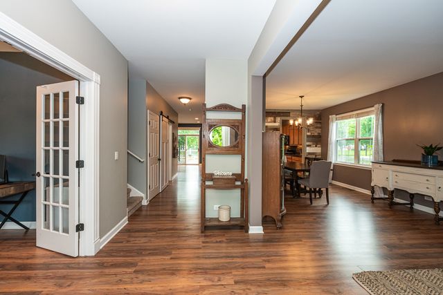 2700 Salt Creek Court, Wauconda, IL 60084