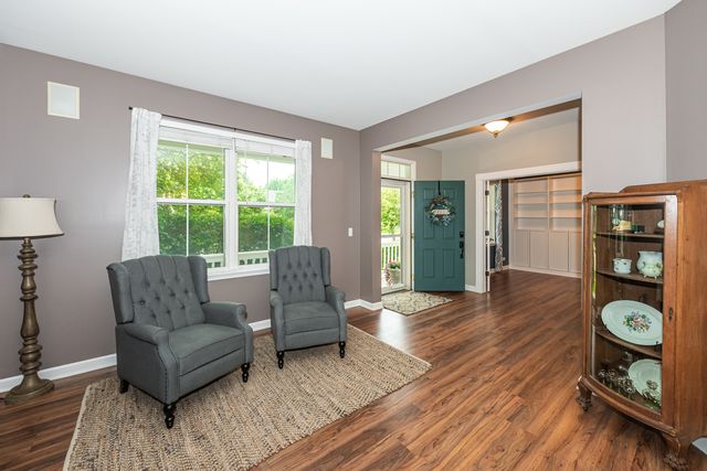 2700 Salt Creek Court, Wauconda, IL 60084