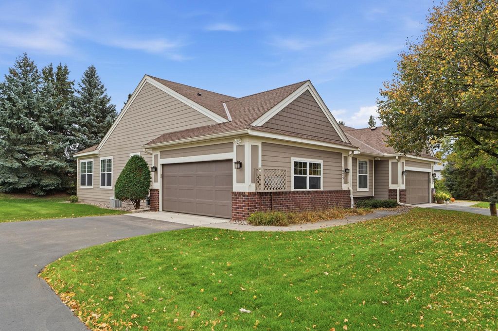 1075 Victoria Greens Boulevard, Victoria, MN 55386 — exterior