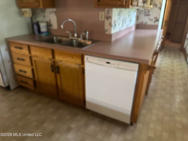 2723 Davis Road, Terry, MS 39170