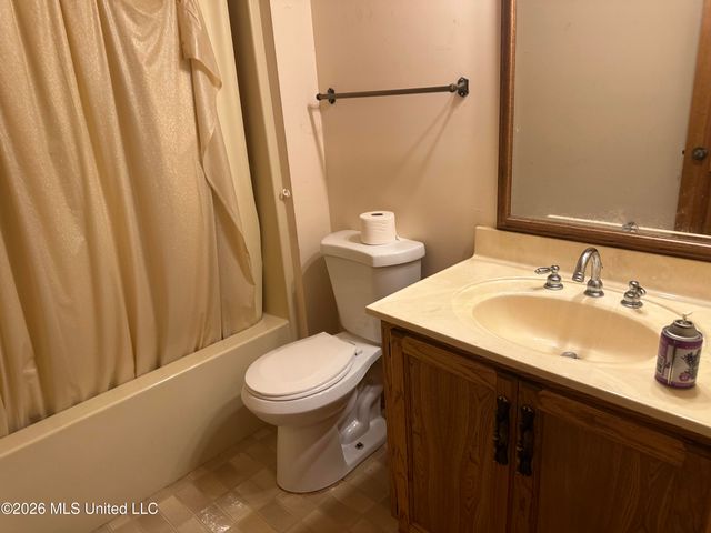 2723 Davis Road, Terry, MS 39170