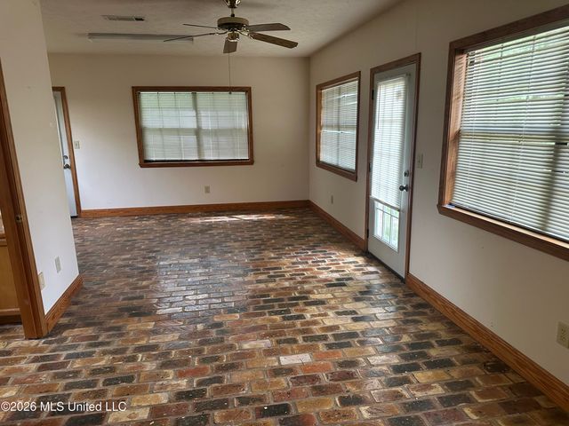 2723 Davis Road, Terry, MS 39170