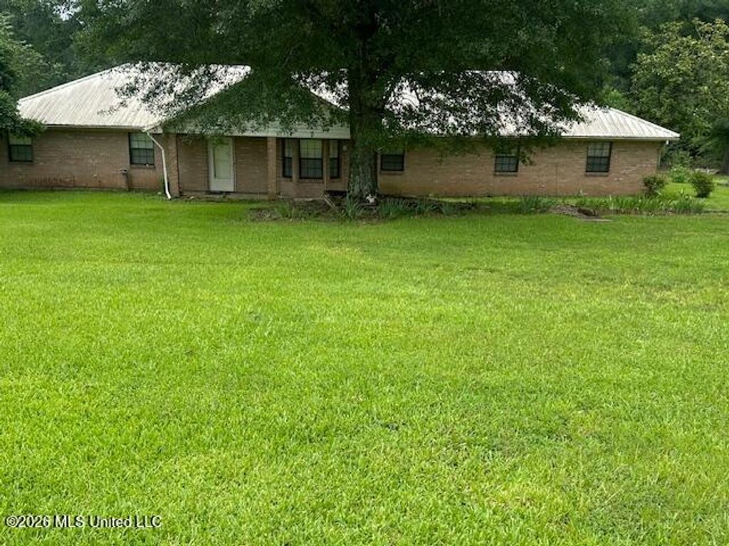 2723 Davis Road, Terry, MS 39170