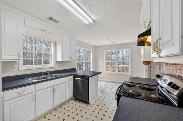 20 Crooked Creek Way, Covington, GA 30016