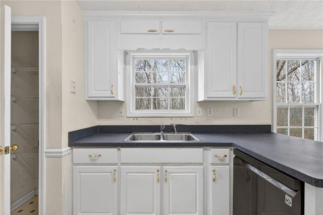 20 Crooked Creek Way, Covington, GA 30016