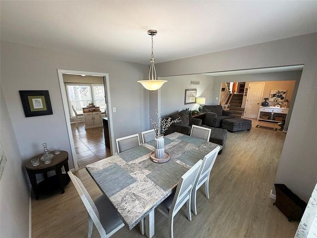 1608 SW 21st Street, Blue Springs, MO 64015