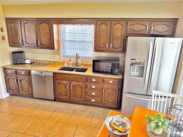 1608 SW 21st Street, Blue Springs, MO 64015