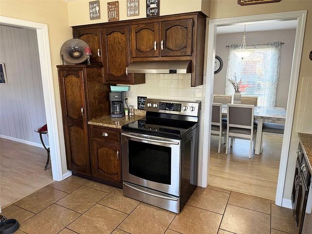 1608 SW 21st Street, Blue Springs, MO 64015