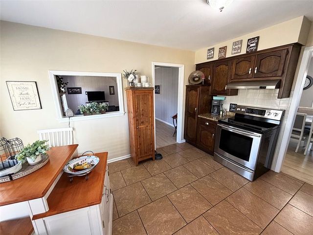 1608 SW 21st Street, Blue Springs, MO 64015