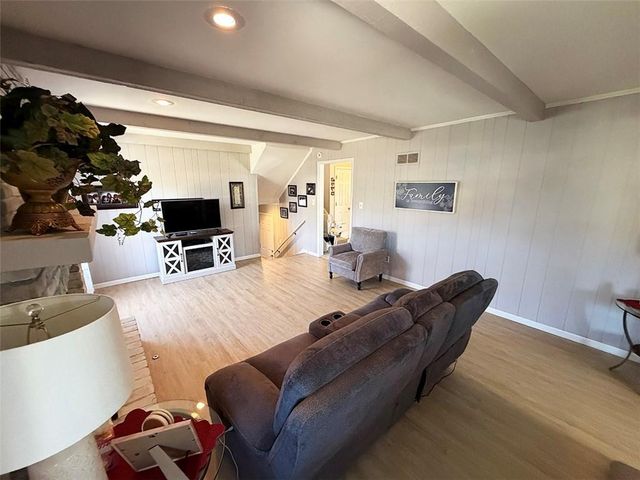 1608 SW 21st Street, Blue Springs, MO 64015