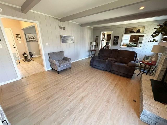 1608 SW 21st Street, Blue Springs, MO 64015