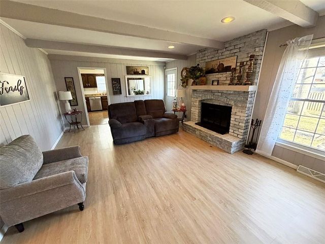 1608 SW 21st Street, Blue Springs, MO 64015