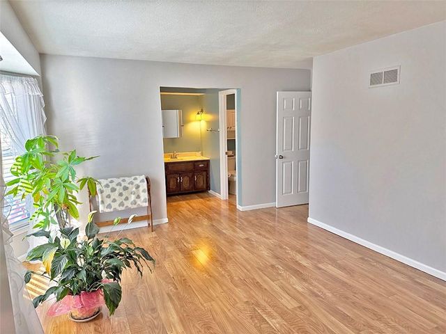 1608 SW 21st Street, Blue Springs, MO 64015