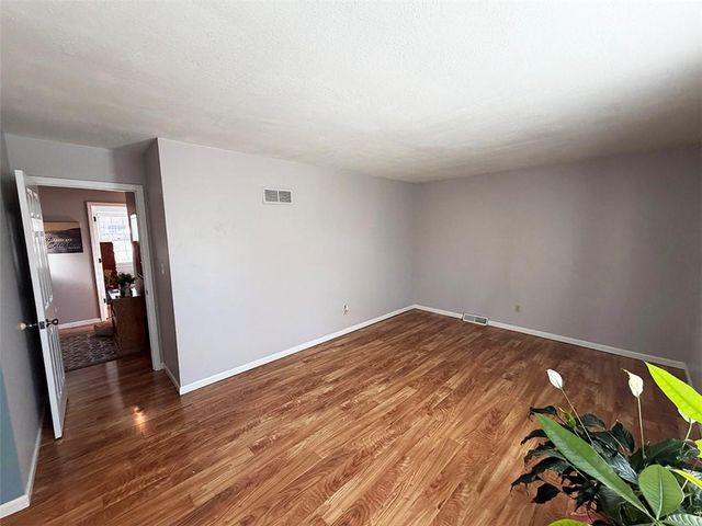 1608 SW 21st Street, Blue Springs, MO 64015