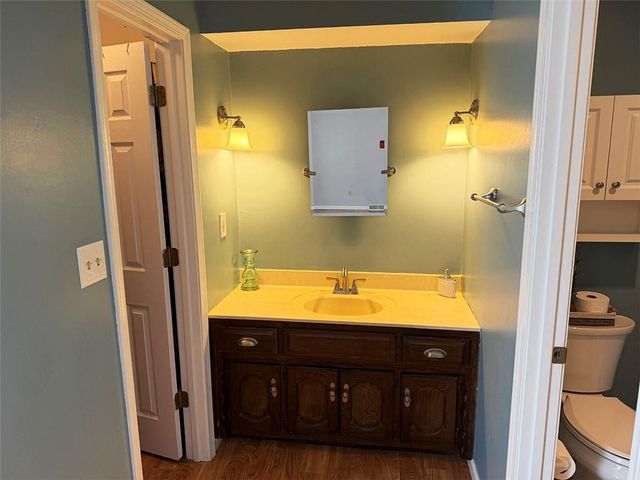 1608 SW 21st Street, Blue Springs, MO 64015