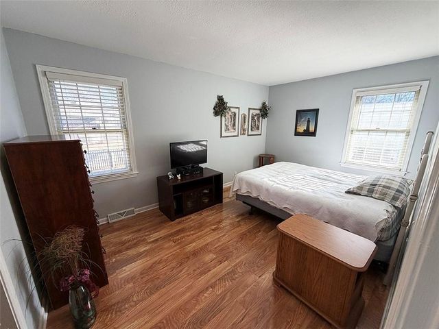 1608 SW 21st Street, Blue Springs, MO 64015