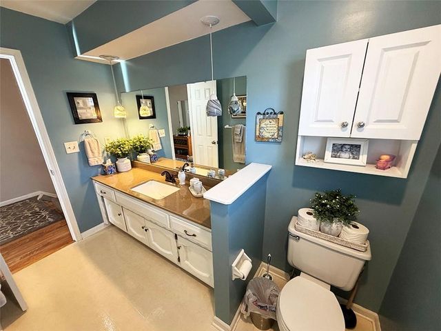 1608 SW 21st Street, Blue Springs, MO 64015