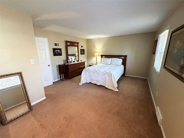 1608 SW 21st Street, Blue Springs, MO 64015