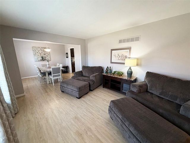 1608 SW 21st Street, Blue Springs, MO 64015