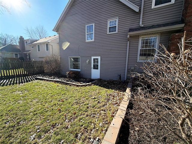 1608 SW 21st Street, Blue Springs, MO 64015