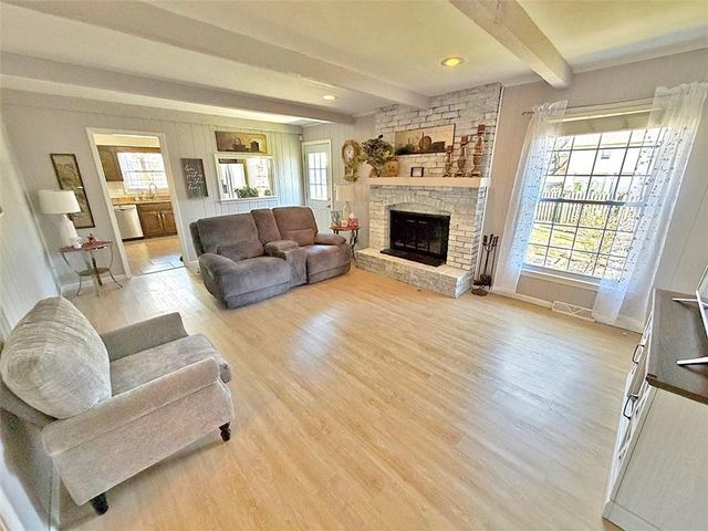 1608 SW 21st Street, Blue Springs, MO 64015