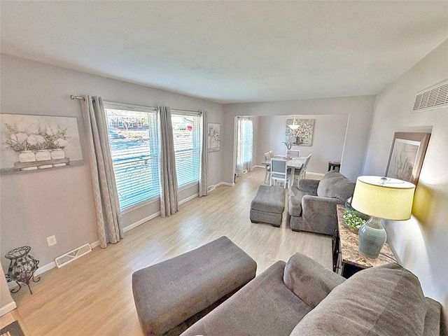 1608 SW 21st Street, Blue Springs, MO 64015