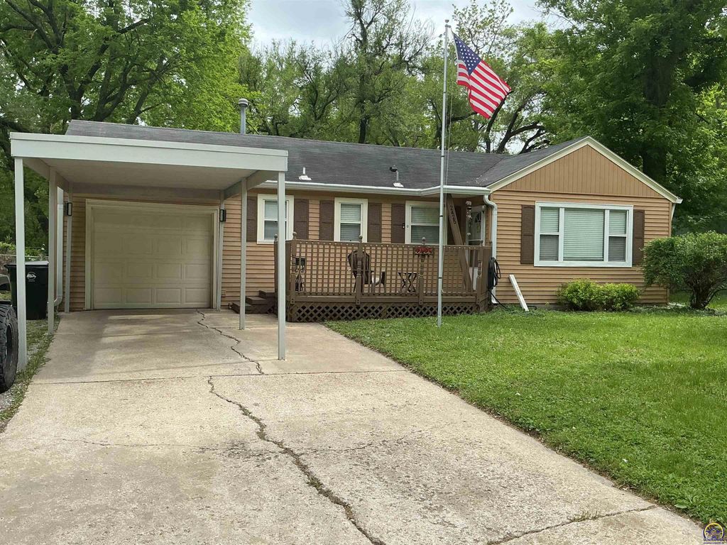 2425 SW 26th DR, Topeka, KS 66611