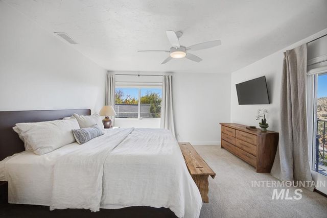 839 E Hearthstone Dr, Boise, ID 83702