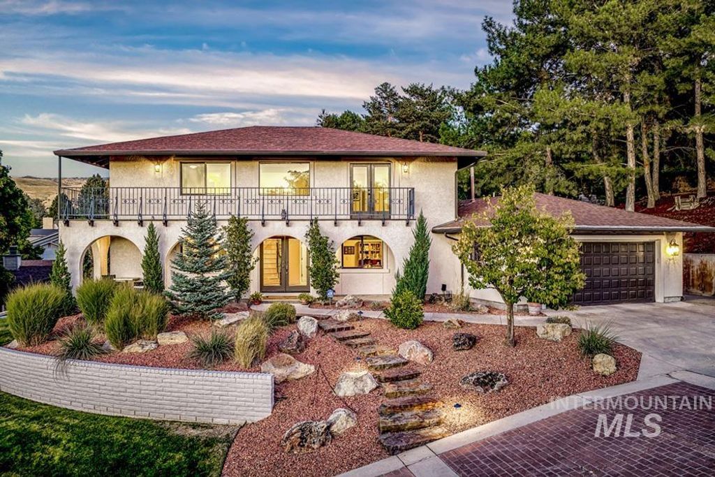839 E Hearthstone Dr, Boise, ID 83702