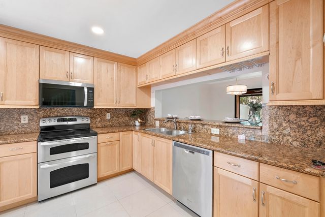 2047 NW 45th Avenue 2047, Coconut Creek, FL 33066