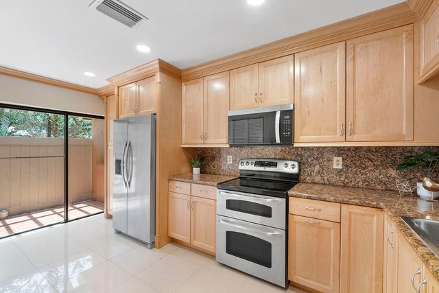 2047 NW 45th Avenue 2047, Coconut Creek, FL 33066