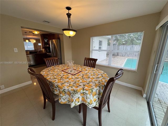 1460 NE 30th Ct, Pompano Beach, FL 33064