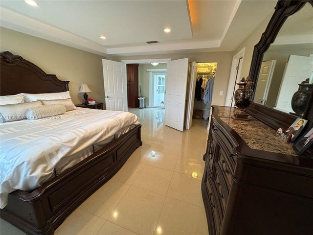 1460 NE 30th Ct, Pompano Beach, FL 33064