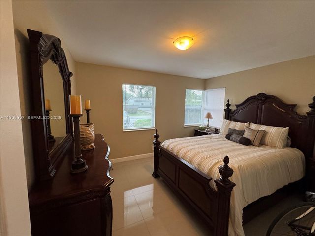 1460 NE 30th Ct, Pompano Beach, FL 33064