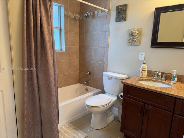 1460 NE 30th Ct, Pompano Beach, FL 33064