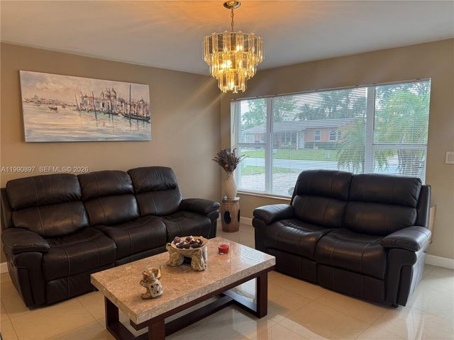 1460 NE 30th Ct, Pompano Beach, FL 33064