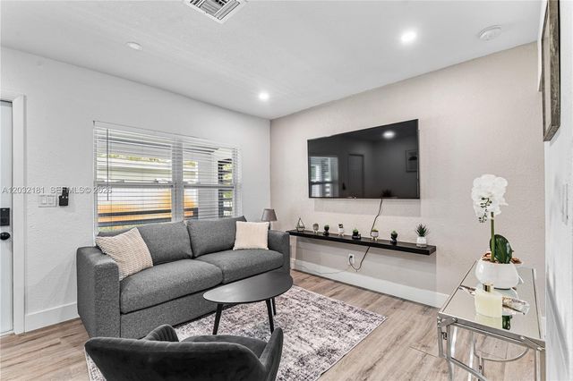 1521 NE 118th Ter 1, Miami, FL 33161