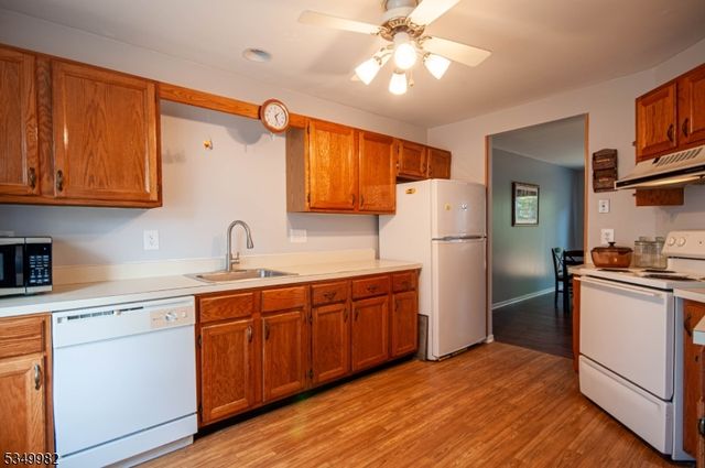 7 Whitehall Ct, Hillsborough Twp., NJ 08844
