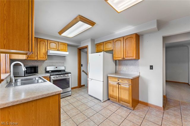 687 Moore Avenue, Campbell, OH 44405